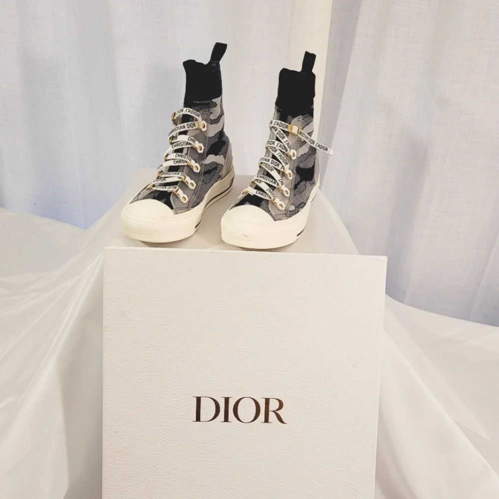 Dior Walk"N"Dior Sneakers - Picture 2 of 5